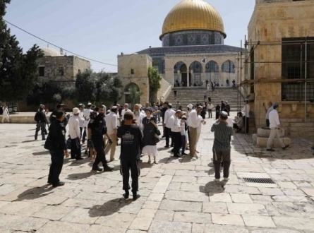 عشرات المستوطنين يقتحمون الأقصى في "عيد المساخر"