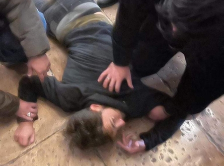 مستوطنان يعتديان على كنيسة في القدس