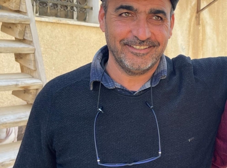 إصابتان واعتقال والد شهيد خلال اقتحام مخيم عقبة جبر