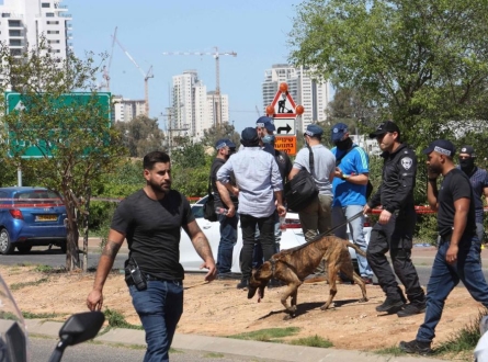 إصابة جنديين بعملية طعن جنوب "تل أبيب"