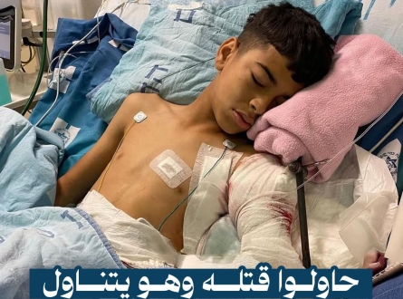 حاولوا قتله وهو يتناول العشاء أمام منزل جده